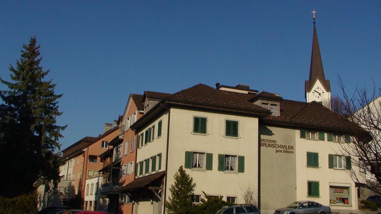 Hotel Restaurant Loewen Sirnach Bagian luar foto